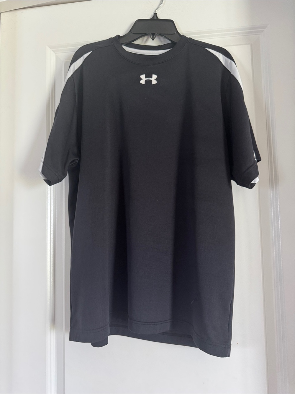 Under Armour Black Short-Sleeve Athletic Tee with White Accents(1094)